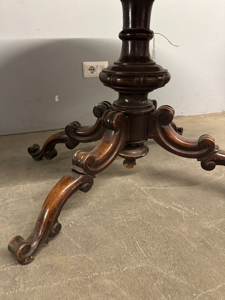 Table basse ovale ancienne en noyer massif, L. Filippo XIX, 76x72