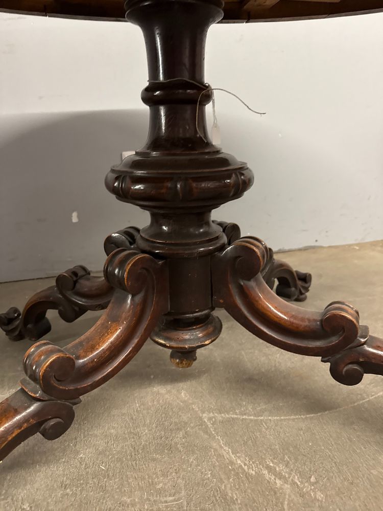Table basse ovale ancienne en noyer massif, L. Filippo XIX, 76x72