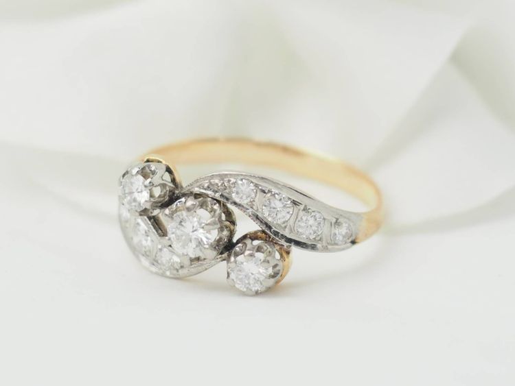 Antiker zweifarbiger Gold- und Diamantring