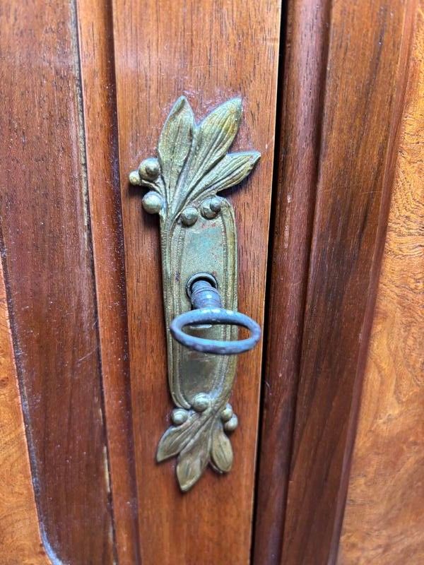 Art Nouveau -Buffet und -dienst, der Georges Novak zugeschrieben wird