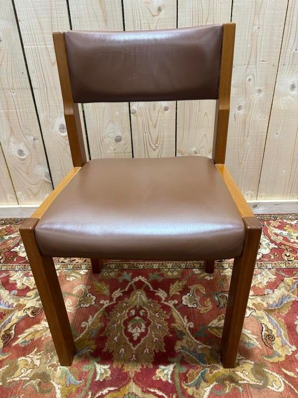 Série de 6 chaises dans le goût de Regain assises cuir 