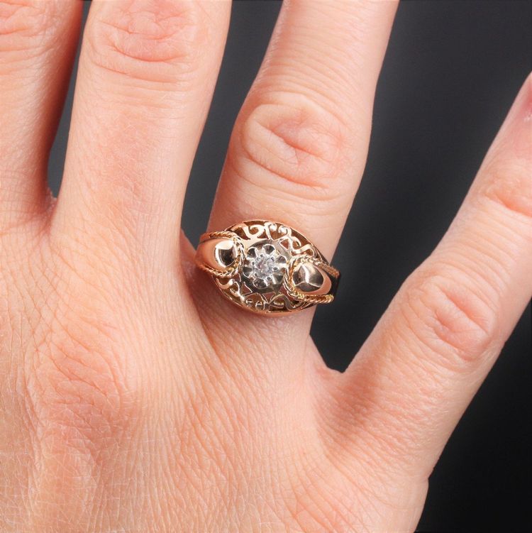 Anello vintage in oro antico con diamanti