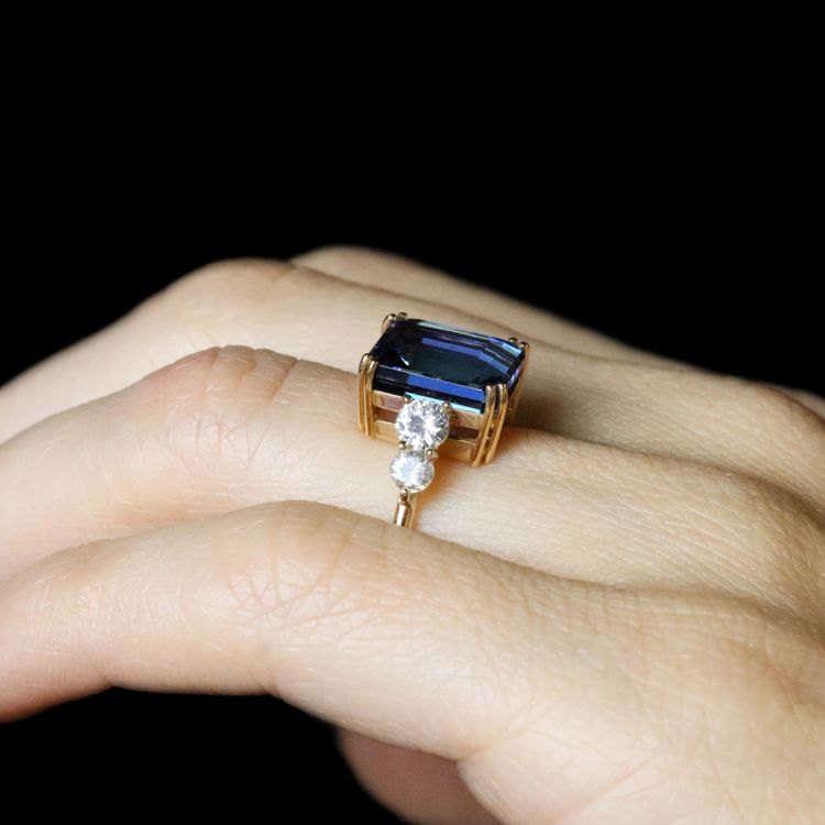 Bague Tanzanite Naturelle Certifiée Acoompagnée De Ses Diamants