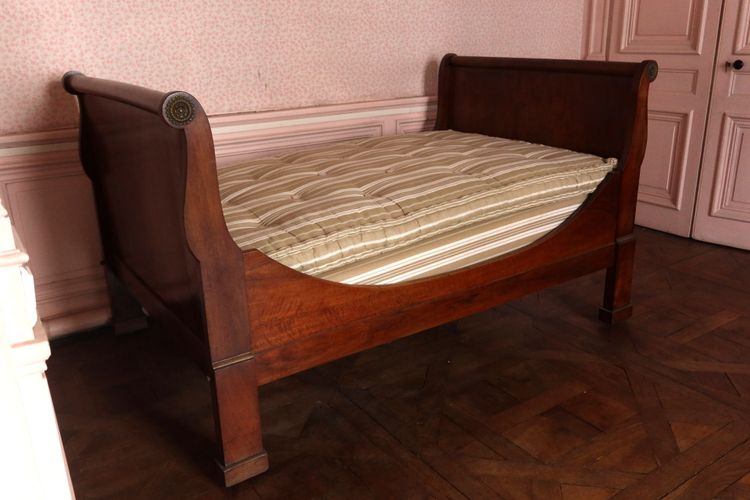 19th century Restoration bed