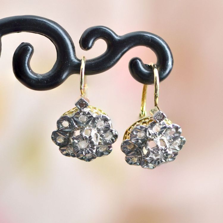 Gänseblümchen-Ohrstecker mit Diamanten im Rosenschliff