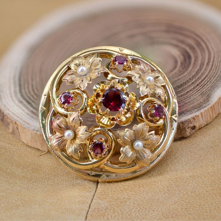 Antike Goldbrosche mit feinen Perlen und Granaten