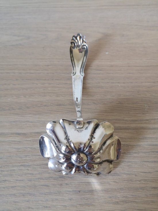 Duster - Sterling silver - Holland 20th century