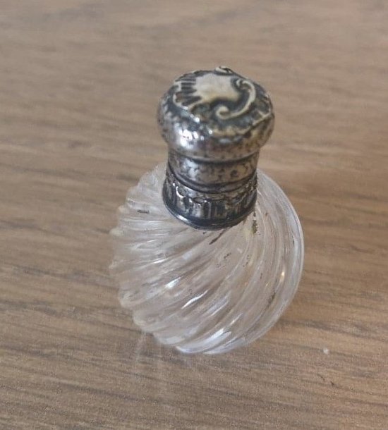 Salt bottle - Crystal - Late 18th century