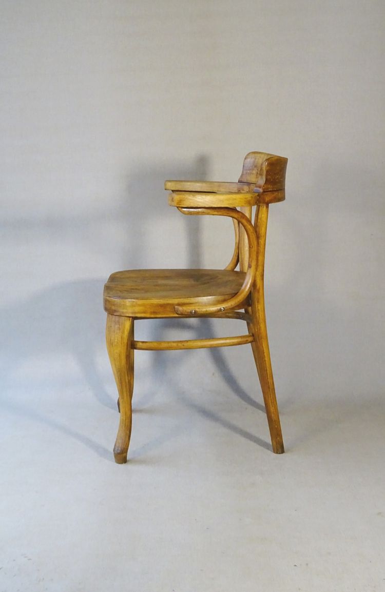 Thonet Nr. 6150 Bürostuhl von 1911, sattelförmiger Holzsitz - Bugholz -