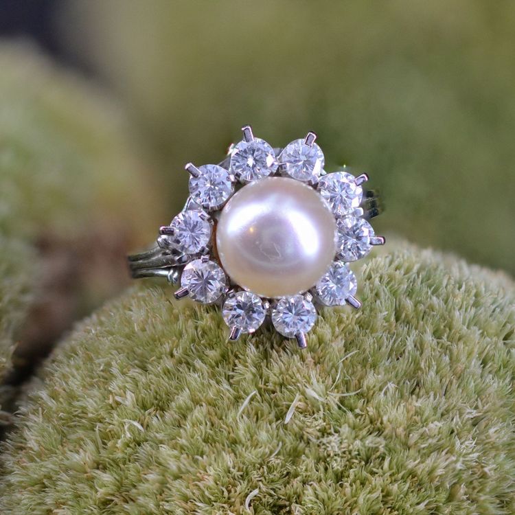 Anello antico con fiocco di neve e diamanti