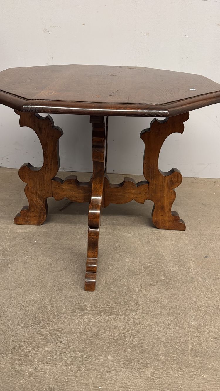 Refectory-style coffee table in solid chestnut, 20th century, 76 x 54 x 72 cm. Handcrafted.
