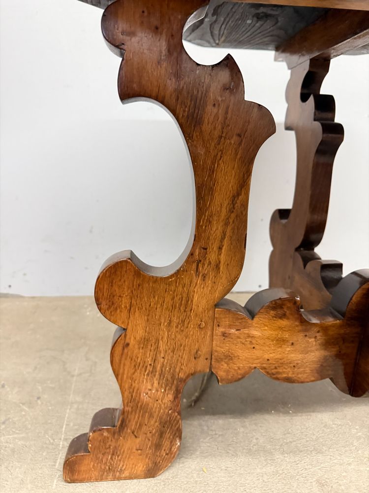 Refectory-style coffee table in solid chestnut, 20th century, 76 x 54 x 72 cm. Handcrafted.