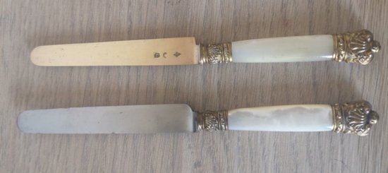 Box - 18 knives - Vermeil and mother-of-pearl - 19th century
