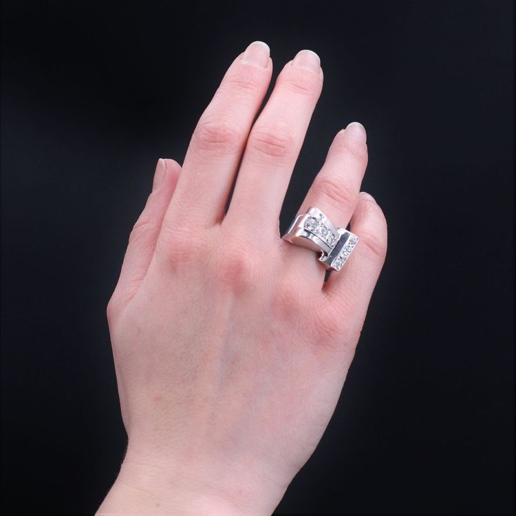 Anello asimmetrico retrò con diamanti