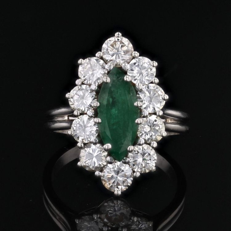 Marquise-Smaragd-Diamantring