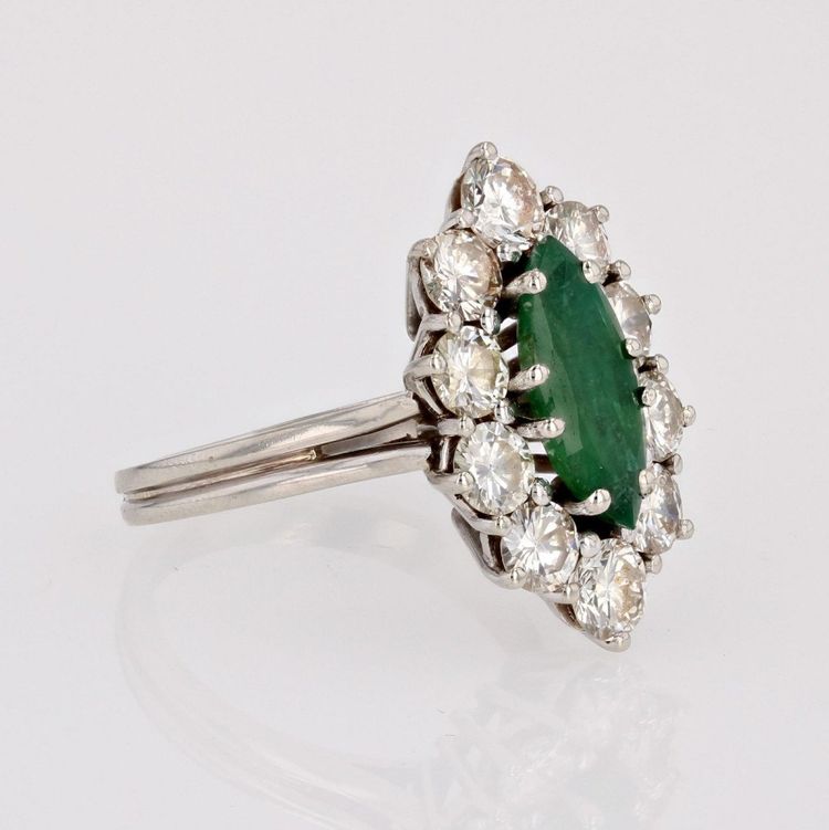 Marquise-Smaragd-Diamantring