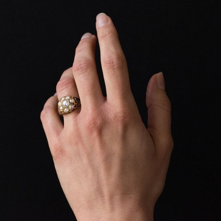 Ring mit Diamanten und blauem Emaille