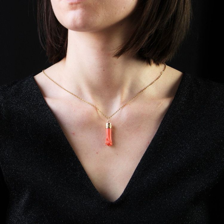 Pendentif Ancien Main En Corail
