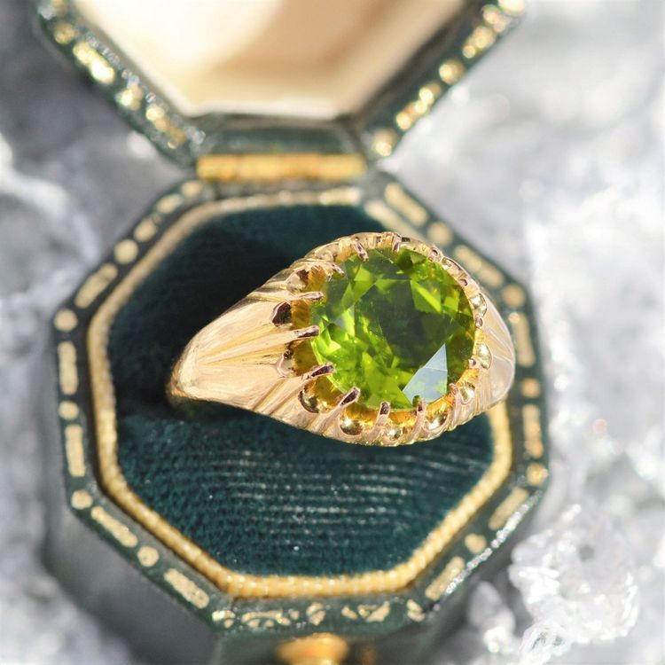 Vintage Gold Peridot Ring
