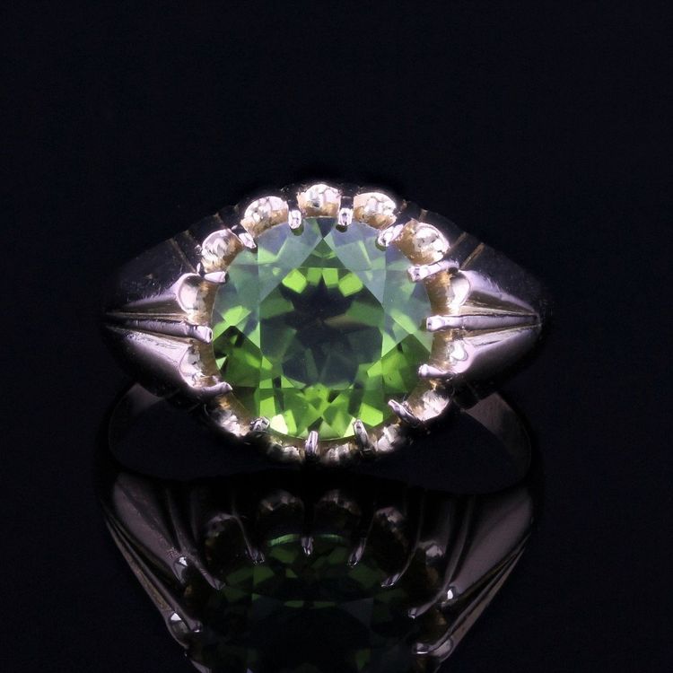 Vintage Gold Peridot Ring