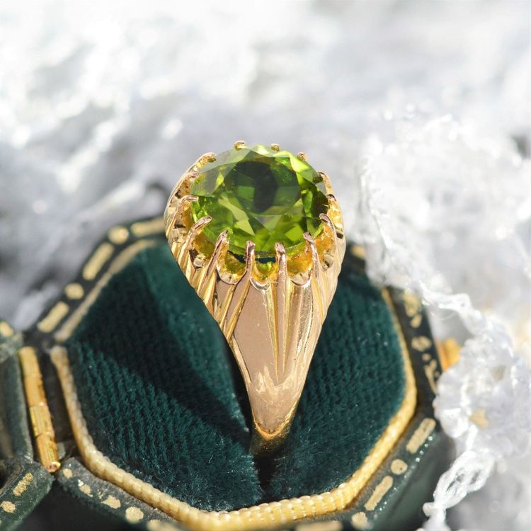 Vintage Gold Peridot Ring