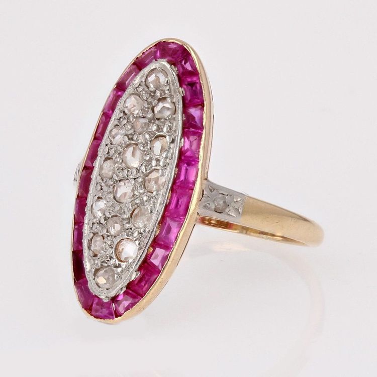 Anello antico con diamanti e rubino Navette