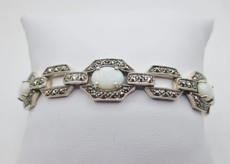 Bracelet Art-Déco, argent et opales. 