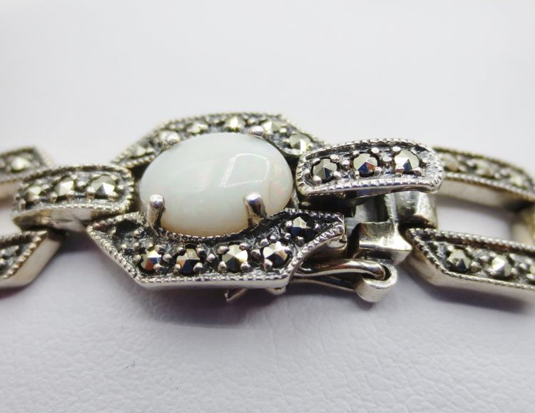 Bracelet Art-Déco, argent et opales. 