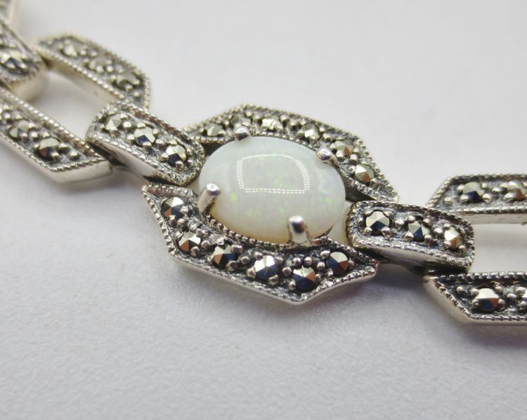 Bracelet Art-Déco, argent et opales. 