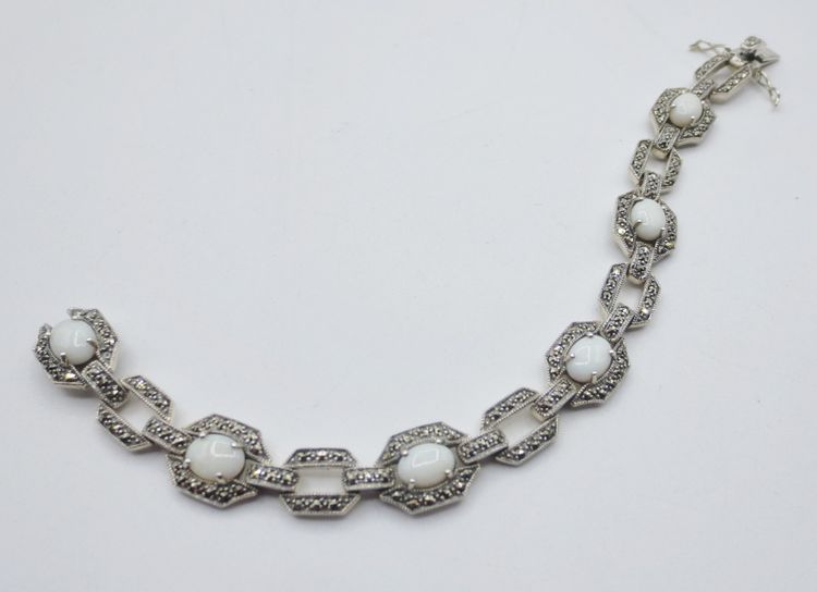 Bracelet Art-Déco, argent et opales. 