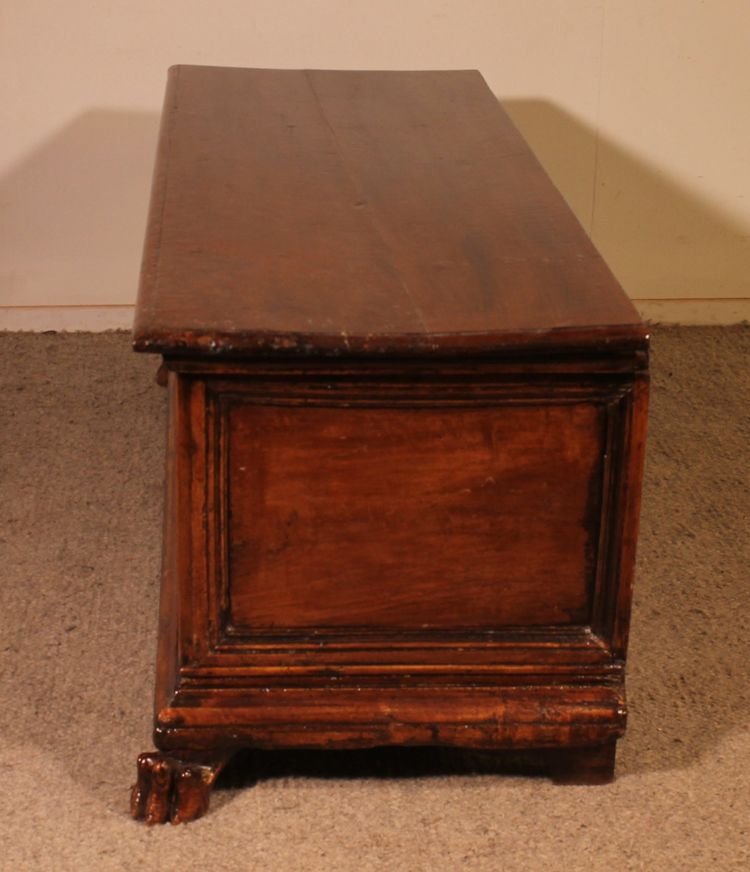 coffre de la renaissance italienne en noyer - circa 1600