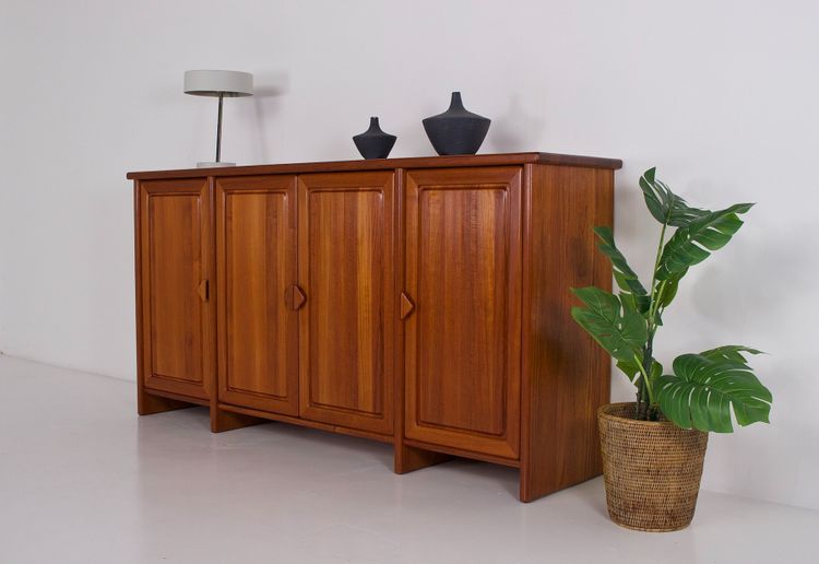 Credenza danese a quattro ante