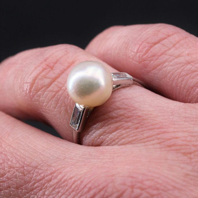 Art-Deco-Ring mit feiner Perle und Baguette-Diamant