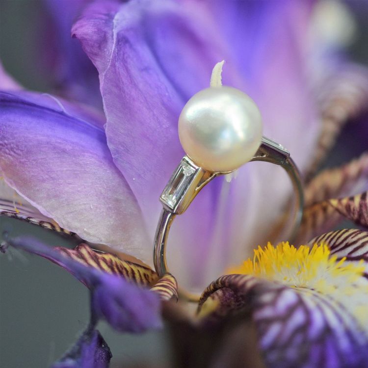 Art-Deco-Ring mit feiner Perle und Baguette-Diamant