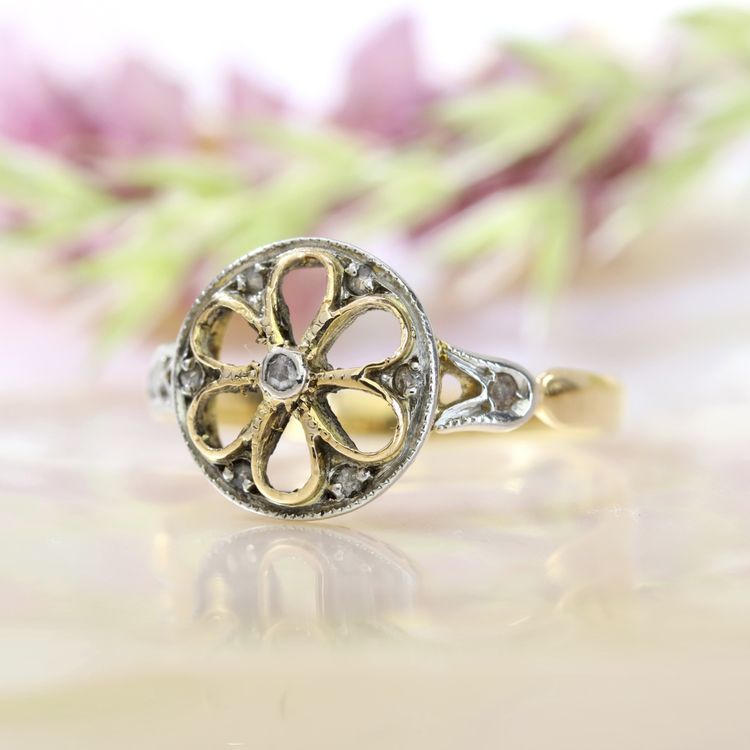 Anello a rosetta con diamanti taglio rosa antico