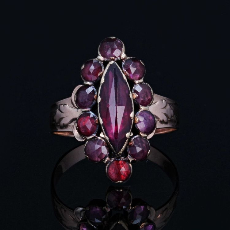 Antiker Marquise-Granatring aus Roségold