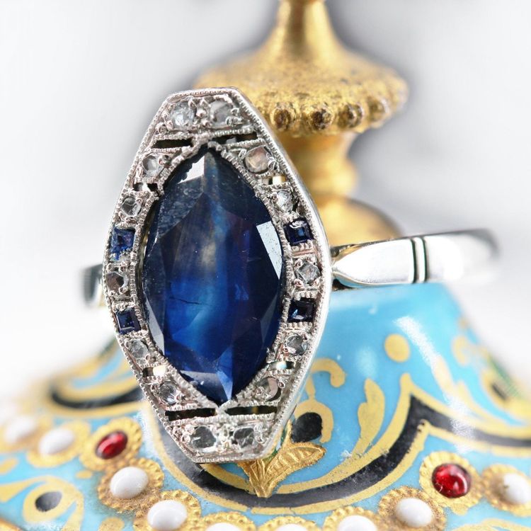 Art Deco Saphir- und Diamant-Navette-Ring