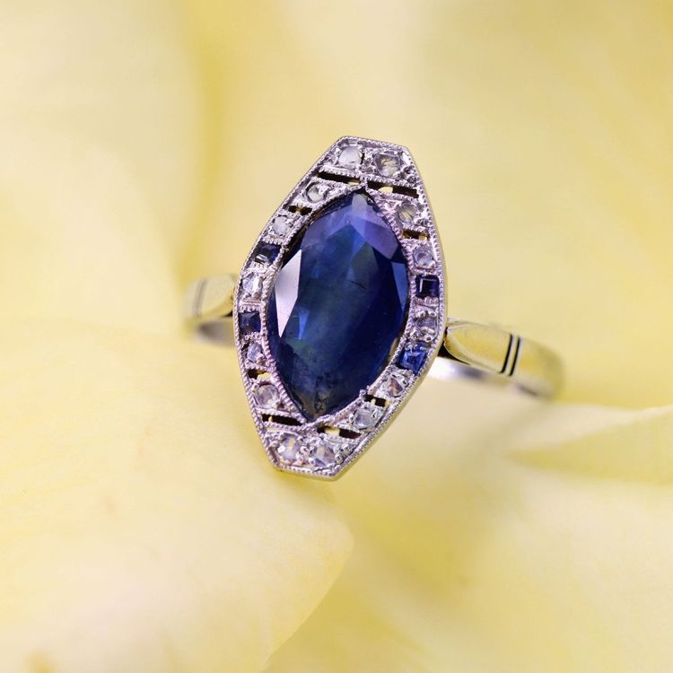 Art Deco Saphir- und Diamant-Navette-Ring