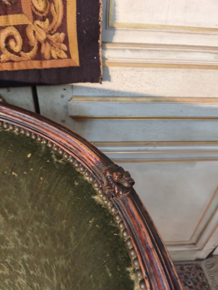 Louis XV period basket sofa in walnut, 18th century