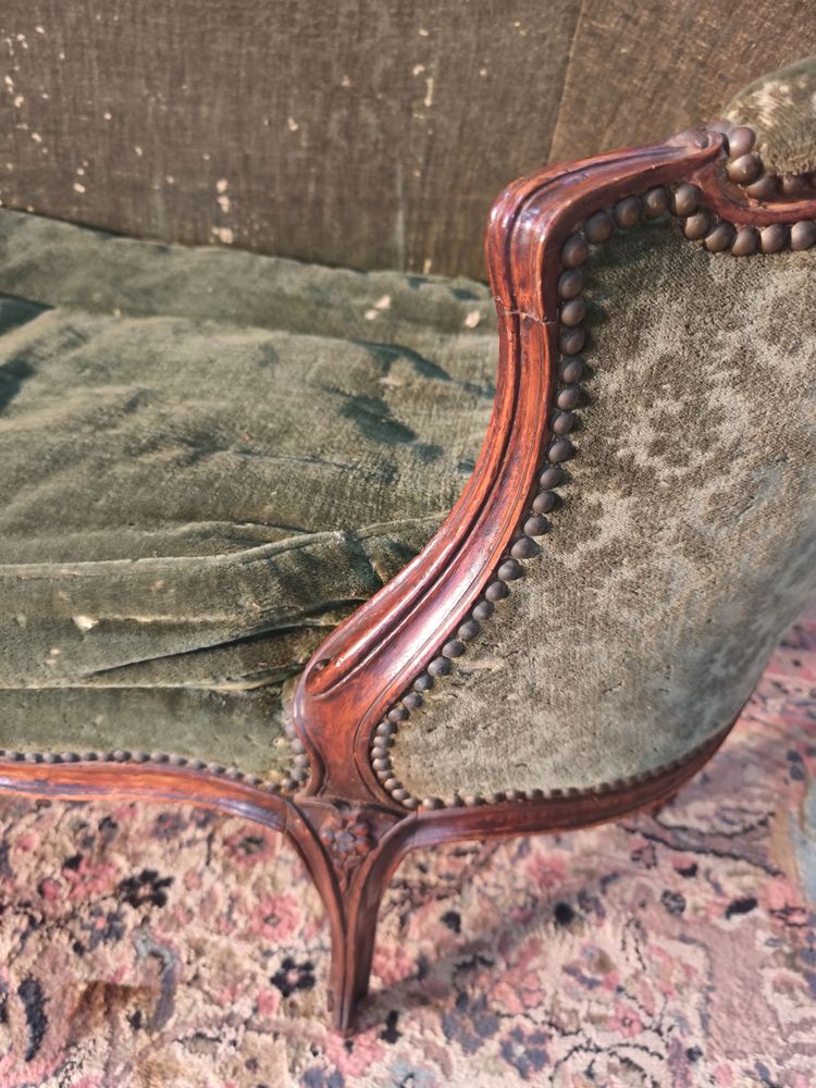 Louis XV period basket sofa in walnut, 18th century