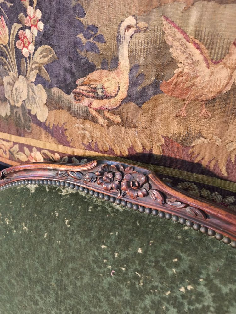 Louis XV period basket sofa in walnut, 18th century