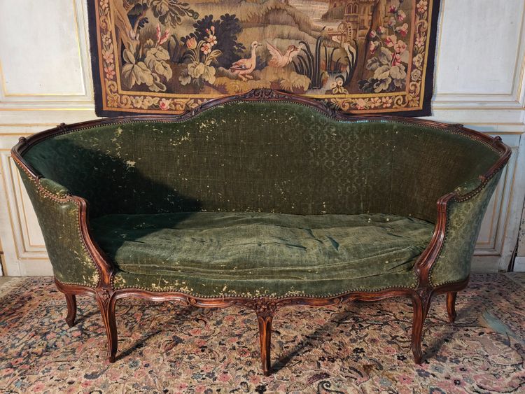 Louis XV period basket sofa in walnut, 18th century