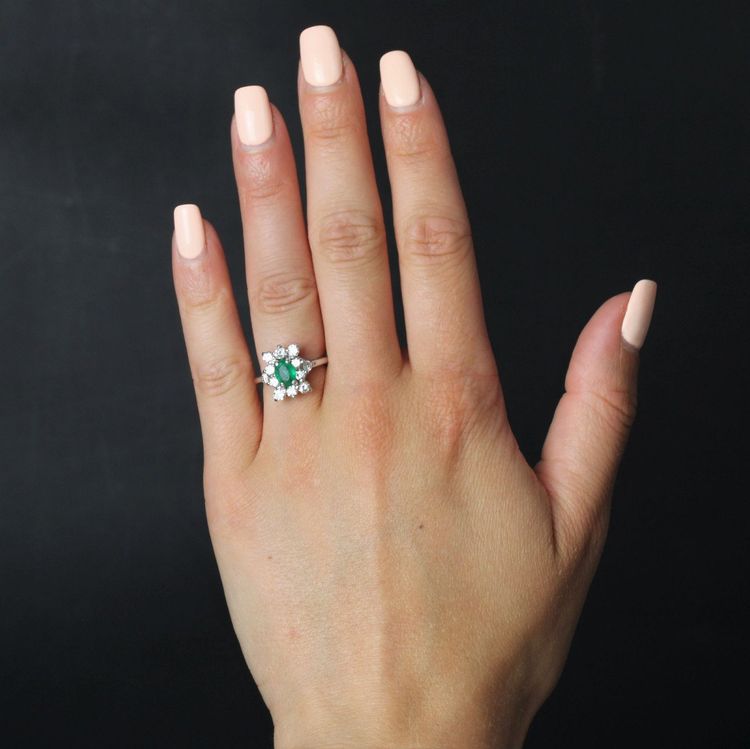 Anello vintage con smeraldo e diamanti