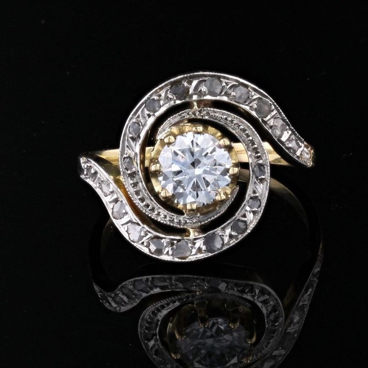 Anello antico con vortice di diamanti