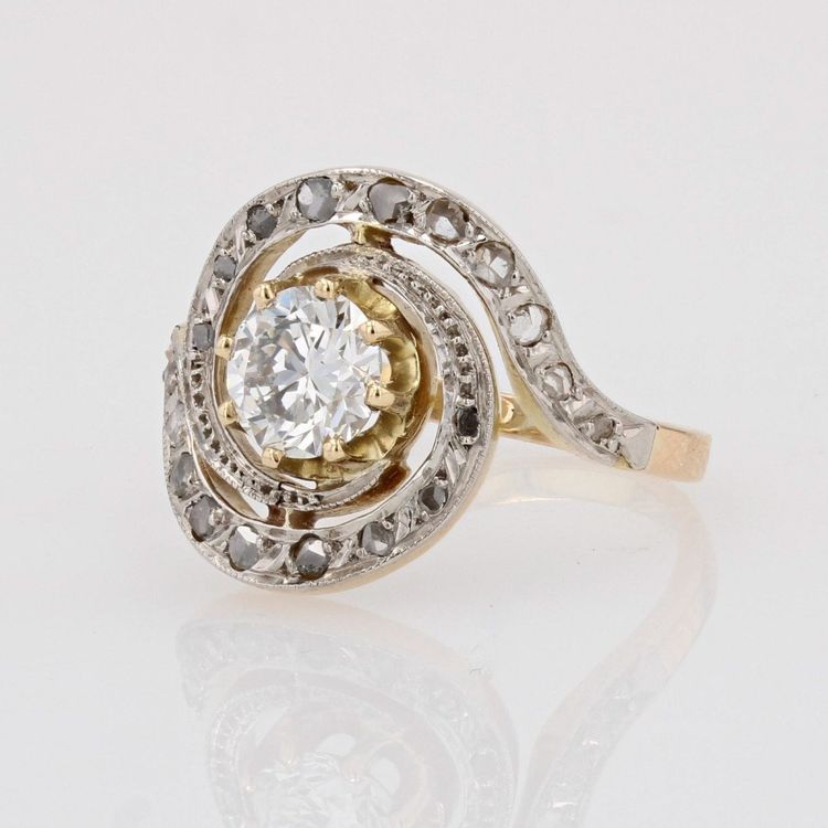 Anello antico con vortice di diamanti