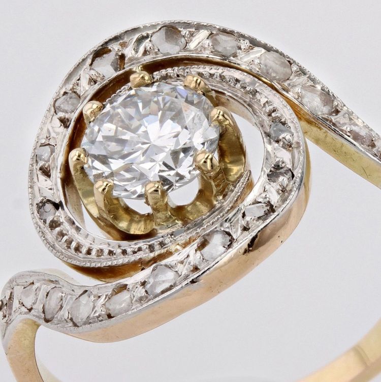 Anello antico con vortice di diamanti