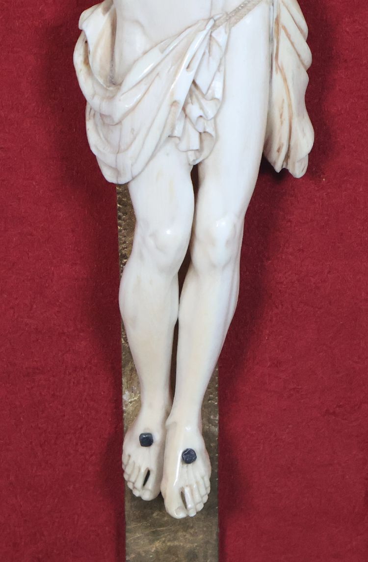 Provençal ivory Christ from the Regency period, early 18th century
