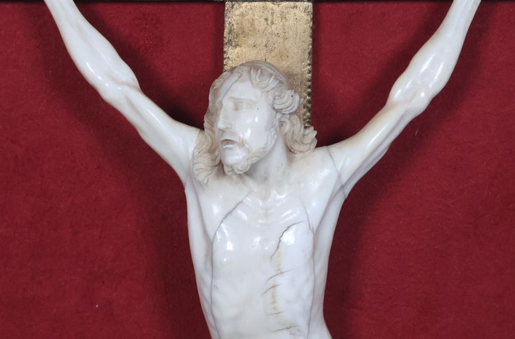 Provençal ivory Christ from the Regency period, early 18th century
