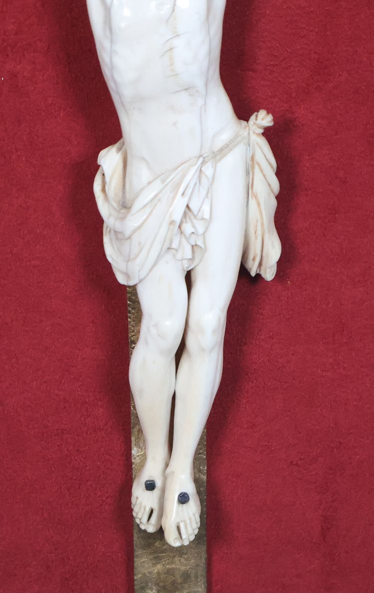 Provençal ivory Christ from the Regency period, early 18th century