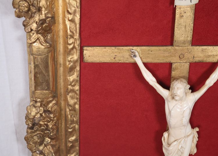 Provençal ivory Christ from the Regency period, early 18th century